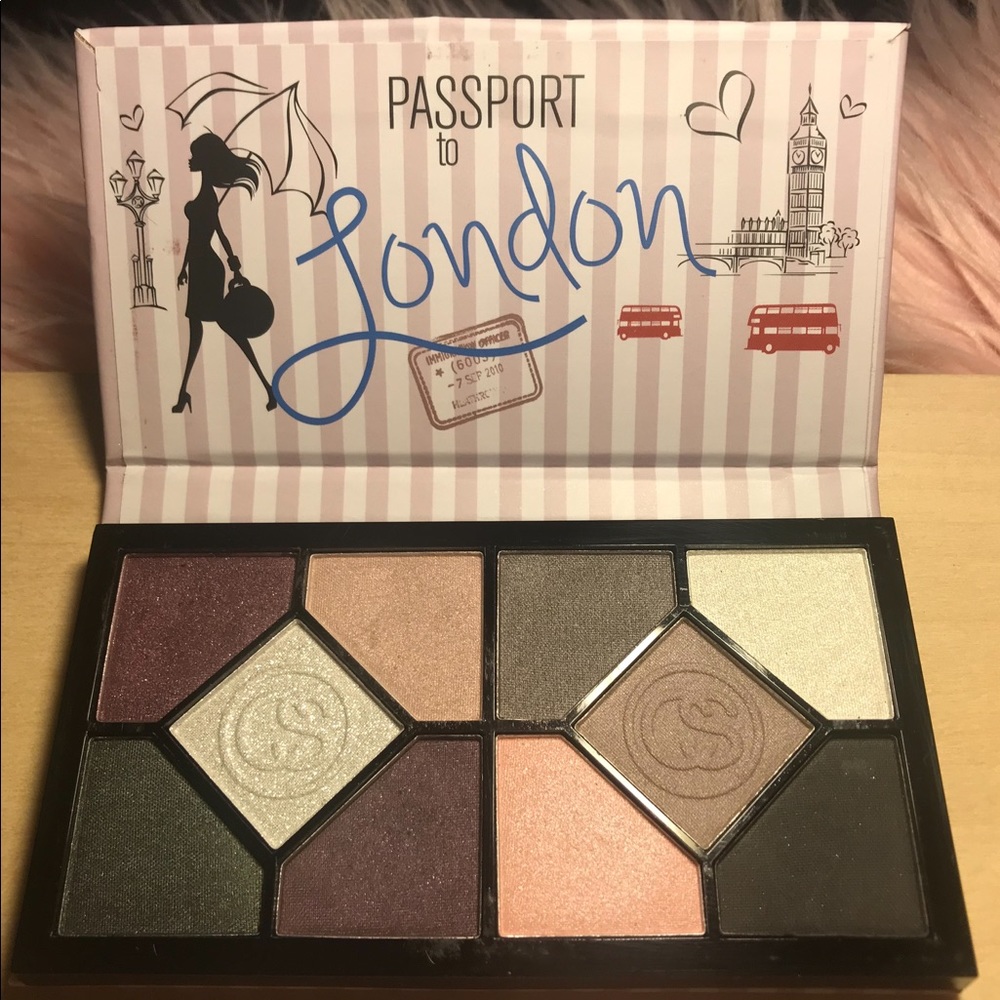 Coastal Scents eyeshadow pallet